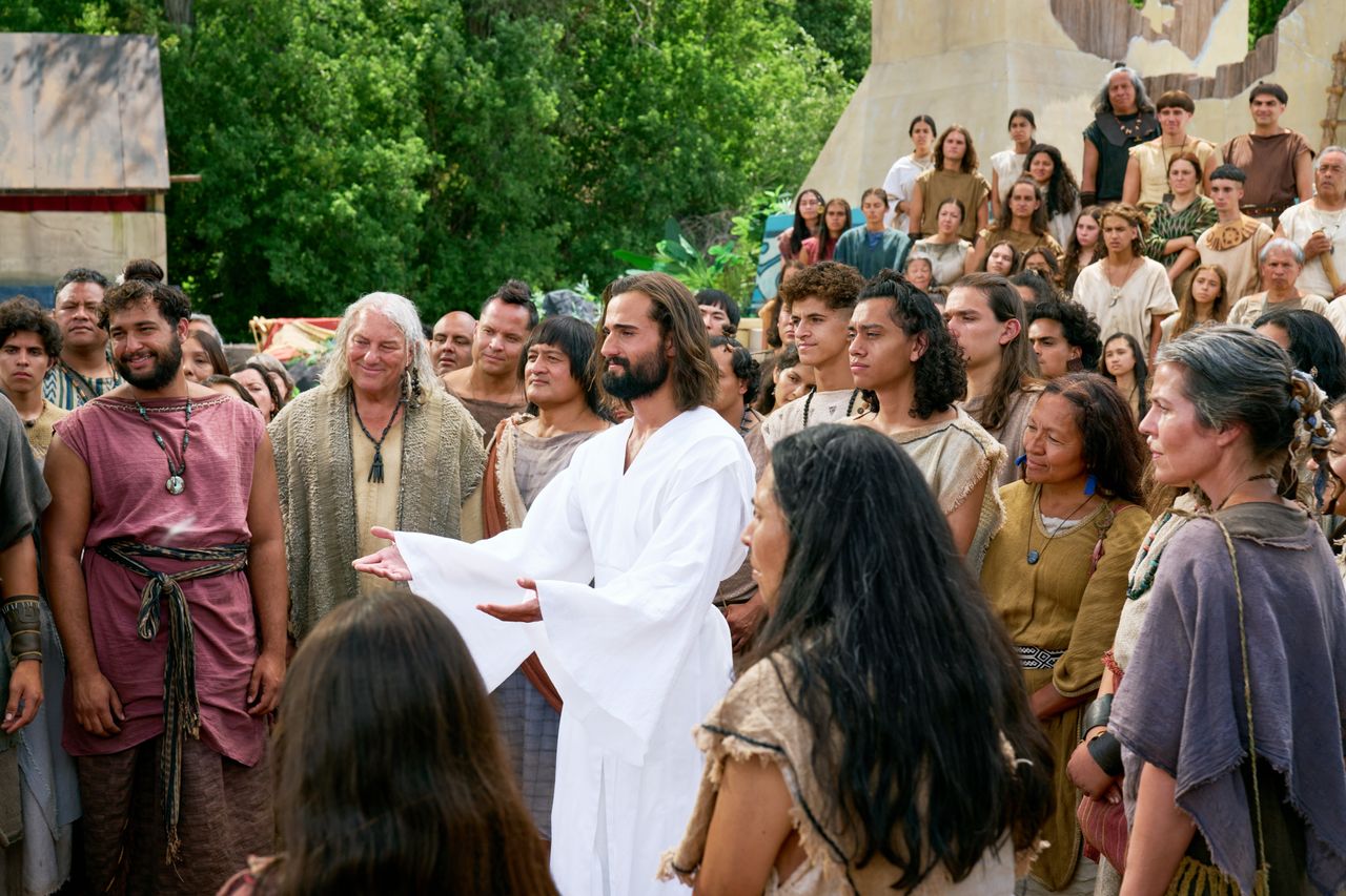 Jezus Chrystus ukazuje się ludziom na starożytnych kontynentach amerykańskich