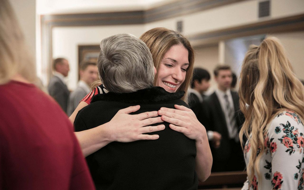 Lizzy jest witana w Kościele Jezusa Chrystusa Świętych w Dniach Ostatnich po swoim chrzcie